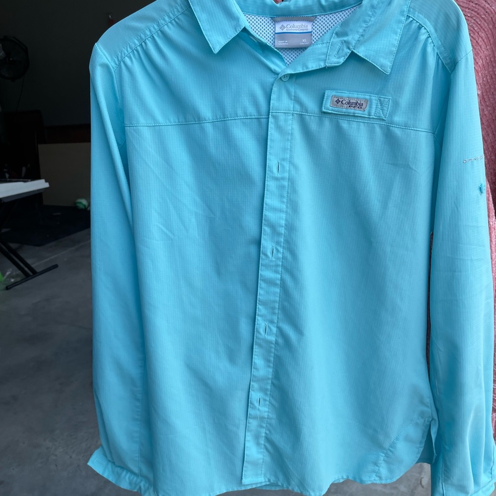 Girls Columbia shirt